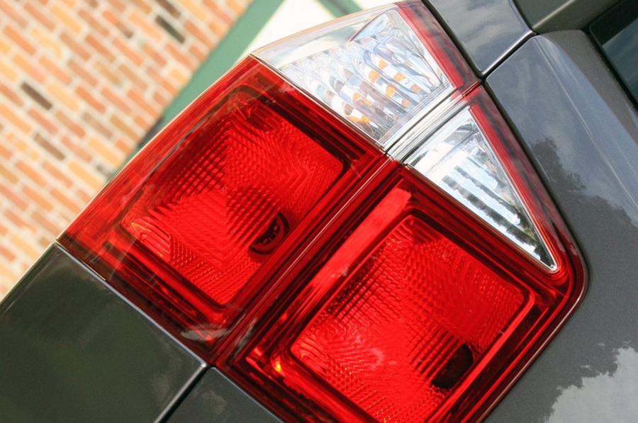  Chevrolet Orlando 2012 года  (фото 33 из 38)
